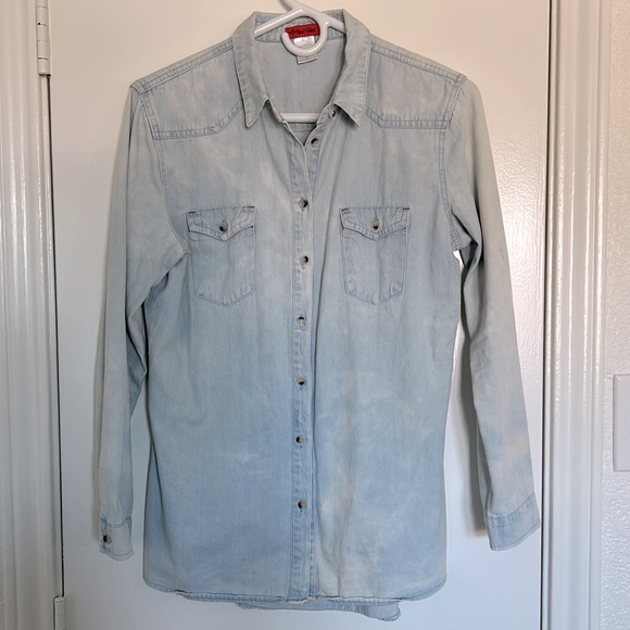 Lightwash jean button-down. - Picture 3 of 6